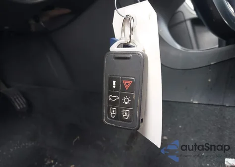 2013 Volvo S60 T5/T5 Platinum/T5 Premier/T5 Premier Plus z USA, uszkodzony, nr VIN YV1612FS7D1231533